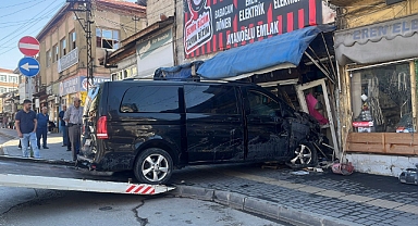 Önce park halindeki araçları biçti, sonra iş yerine daldı