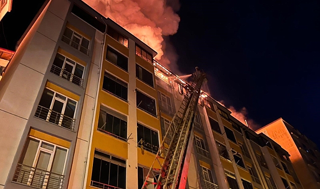 Ordu'da binanın çatı katı alevlere teslim oldu