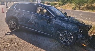 Reşadiye'de istinat duvarına çarpan cipteki 5 kişi yaralandı