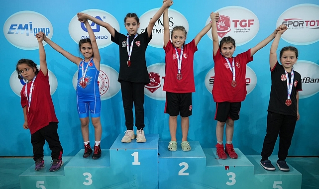Tokatlı minik güreşçiler, Türkiye Şampiyonası'ndan 5 madalyayla döndü