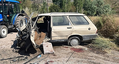 Turhal'da kamyonet ile otomobilin çarpıştığı kazada 2 kişi yaralandı