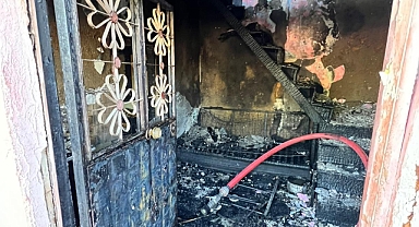 Zile'de çıkan yangında iki katlı ahşap evde hasar oluştu